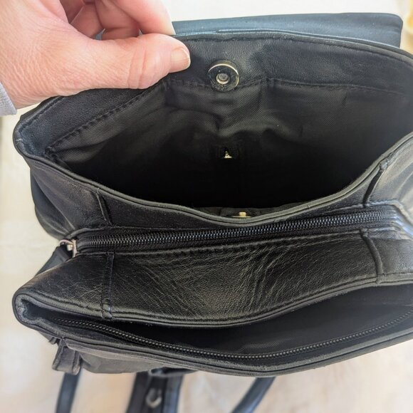 VTG Wilsons Leather Pelle Studio Black Convertible Sling Backpack Soft Leather - Picture 3 of 8